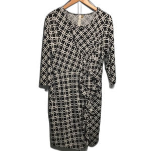 Chainlink Pattern Ruched Front 3/4 Sleeve Dress